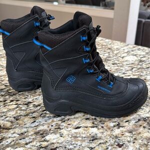 Youth Columbia bugaboot plus IV Omni heat snow boot